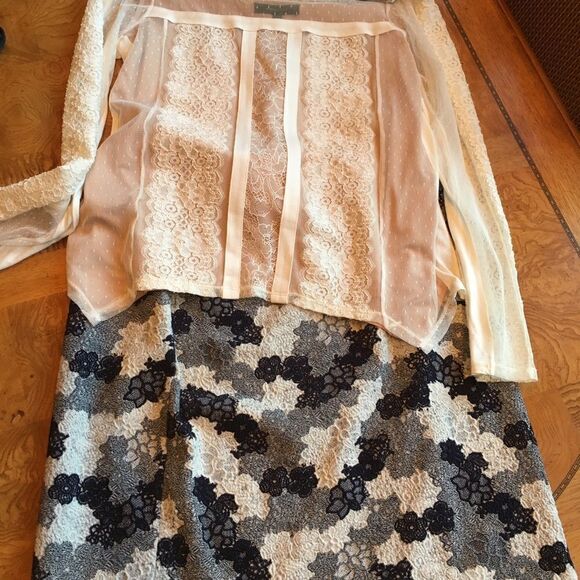 GORGEOUS WHITE BCBG with Nude Accents - Picture 3 of 8